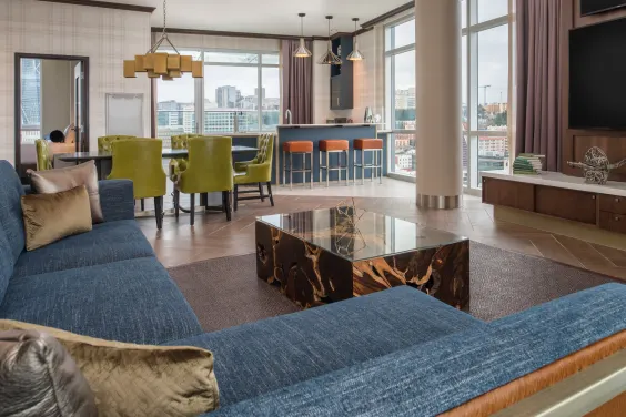 PRESIDENTIAL PENTHOUSE-1 KING/1 QUEEN/2 BDRM